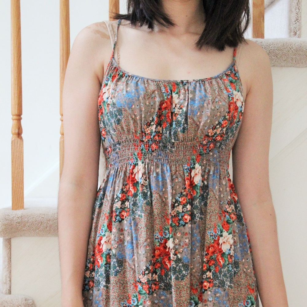 *Donating Soon* Gray Floral Print Dress